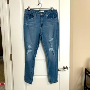 Levi’s Signature Mid-Rise Skinny Jean, size 12 short